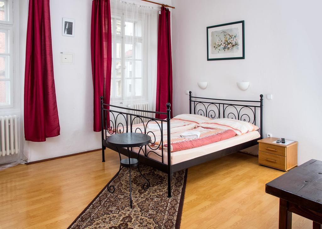 Charles Bridge Bed & Breakfast Prag